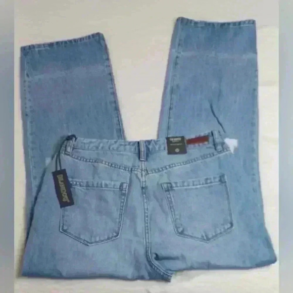 Blank NYC Baxter Ribcage Straight Jean - Picture 5 of 8